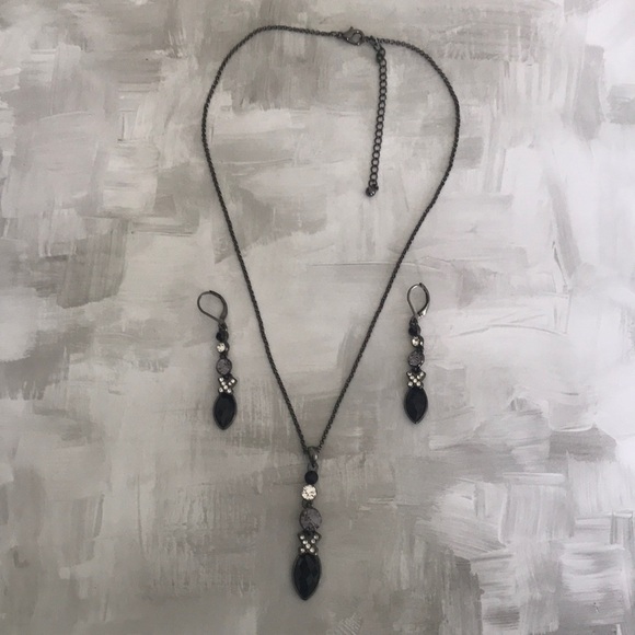 Beautiful Dark Silver Toned Necklace & Earrings; Black, Clear & Clear Grey Gems - Picture 3 of 6